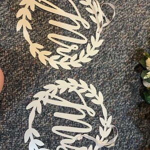 Wedding Mr & Mrs White Wooden Wreath Name Signs - Set of 2